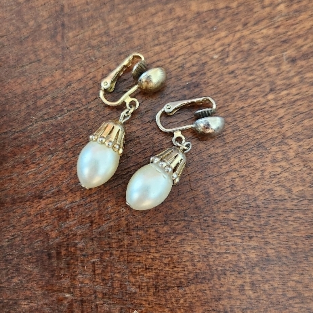Elegant Gold and Pearl Clip-On Earrings
